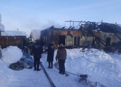 Бабушка и двое маленьких внуков погибли на пожаре в Новосибирской области