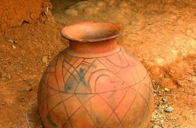 Археологи нашли в центральном Китае гончарные изделия возрастом до 4200 лет