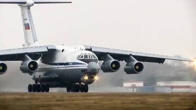 Самолет с 145 россиянами на борту вылетел из Алма-Аты в Москву