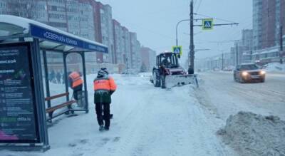 Чебоксары откапывают от снега: на улицы вышли рабочие и техника