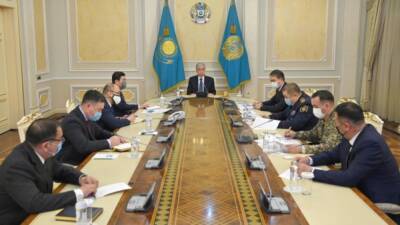В Казахстане министрам и депутатам пять лет не будут повышать зарплаты