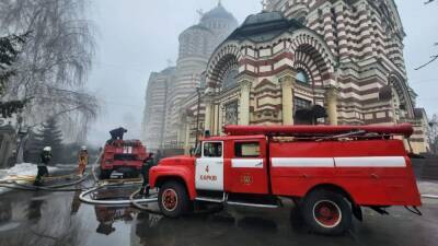 В Харькове на территории Благовещенского собора вспыхнул пожар: фото, видео