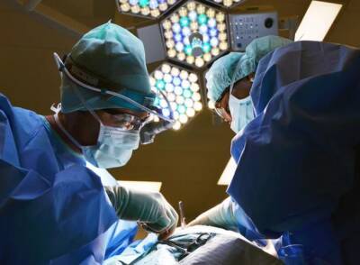 В США врачи успешно пересадили человеку сердце генетически модифицированной свиньи