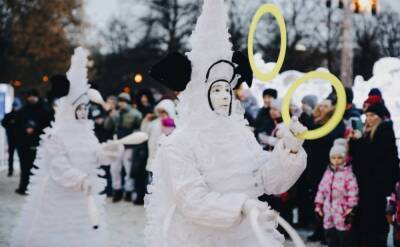В Парке Горького проходит Международный фестиваль «Снег и лед в Москве»