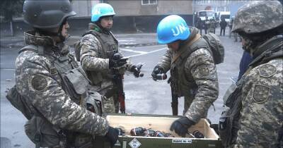 Без разрешения ООН: в Казахстане зафиксировали военных в синих касках (фото)