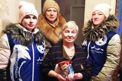 Пенсионеры из Тверской области получили новогодние подарки