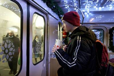 Заммэра назвал число москвичей, встретивших Новый год в метро