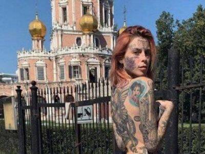 На москвичку составили протокол из-за обнаженной фотографии на фоне храма