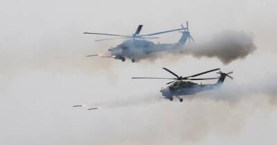 Истребители и ударные вертолеты. РФ перебрасывает авиацию к границам Украины, - NYT