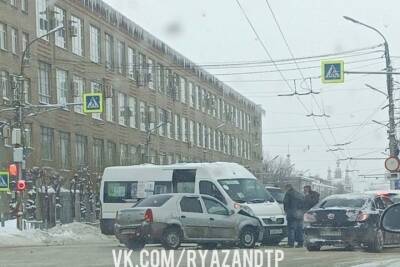 В ДТП с маршруткой на улице Циолковского в Рязани никто не пострадал