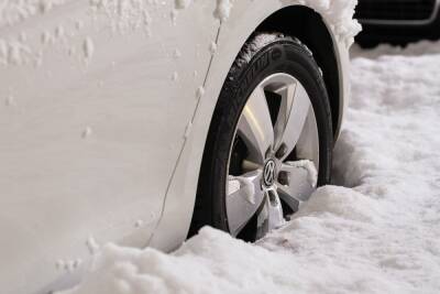 Водителей могут обязать платить за снег на авто