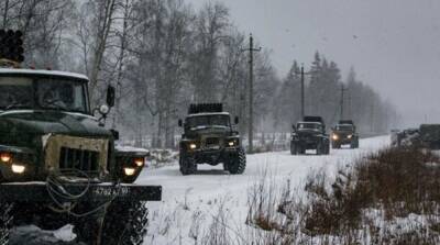 Россия начала масштабные учения со стрельбами возле границ с Украиной