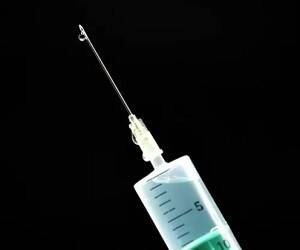 Нет необходимости делать четвертую прививку от коронавируса — британские медики