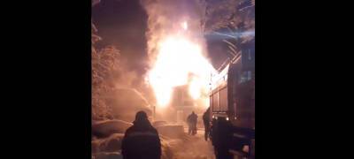Гостиница сгорела в Медвежьегорском районе Карелии (ВИДЕО)
