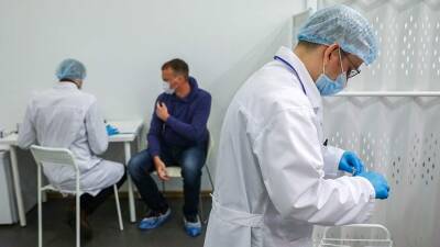 Гинцбург назвал способ защитить россиян от всех штаммов коронавируса