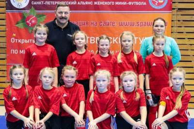 Юные футболистки из Олонца привезли серебро с турнира в Санкт-Петербурге