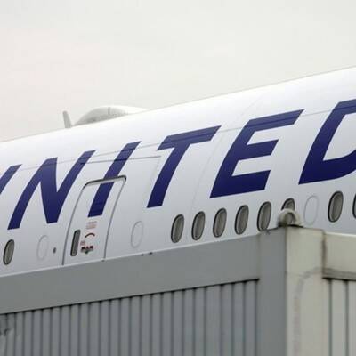 United Airlines сократила график полетов на фоне нехватки персонала