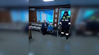 На воронежской трассе нашли замерзающую мать с двумя маленькими детьми - vestivrn.ru - Москва - Краснодар