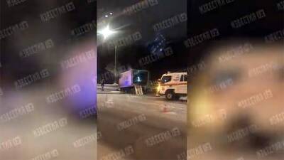 Два человека пострадали в аварии с автомобилем ДПС и грузовиком в Москве