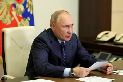 Путин поручил усилить надзор за соблюдением законности в местах лишения свободы