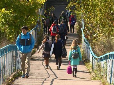 В Смоленске осветили мост с Нахимова на Кловку