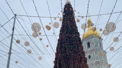 Праздники заканчиваются: когда начнут разбирать главную елку страны в Киеве