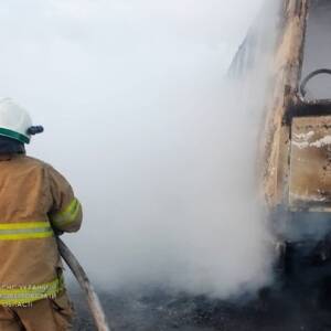 В Днепропетровской области пассажирский автобус сгорел дотла. Фото
