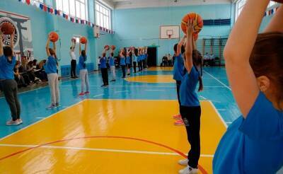 Школьникам в Узбекистане добавят физкультуры