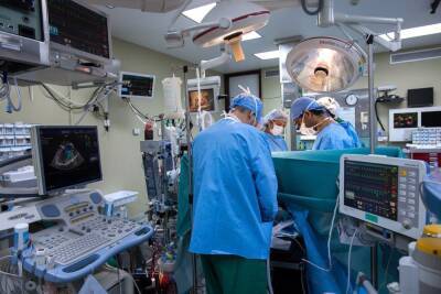 В Англии хирург оставил свои инициалы на печени двух пациенток