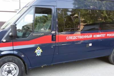В Якутии нашли заваленный землей автомобиль с телами двоих мужчин