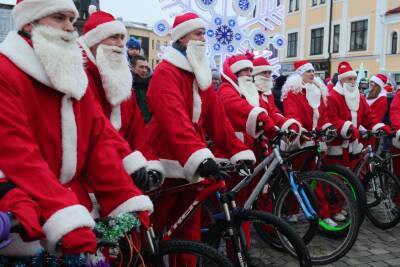 В Нальчике устроят велопарад Дедов Морозов и Снегурочек