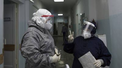 В Астрахани у двух детей выявили штамм коронавируса «омикрон»