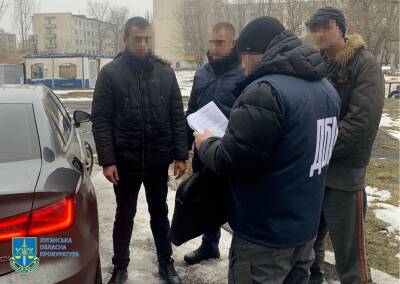 На Луганщине патрульный полицейский торговал амфетамином вместе с сообщником