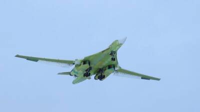 Обновленный стратегический ракетоносец Ту-160 совершил первый полет