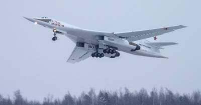 В России совершил свой первый полет новый Ту-160М "Белый лебедь" (видео)