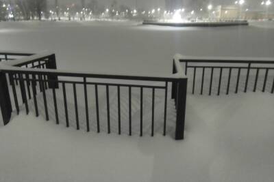 Снегопад лишил жителей Саратова возможности гулять в парках