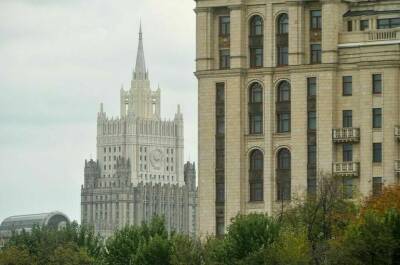 МИД: Россия не даст диктовать ей условия присутствия при НАТО