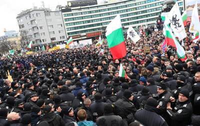 Болгария - В Болгарии антивакцинаторы прорвали оцепление полиции у парламента - korrespondent.net - Украина - Германия - Болгария - Sofia - Протесты