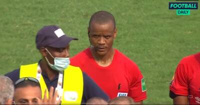 Два финальных свистка. В матче Тунис - Мали на поле произошел скандал (видео)