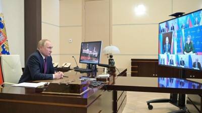 Путин попросил правительство проиндексировать пенсии выше инфляции, на 8,6%
