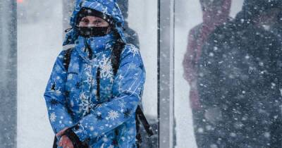 Режим ЧС из-за снежного циклона введен в Южно-Сахалинске