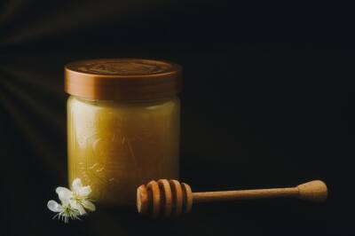 Российский нутрициолог перечислила противопоказания к употреблению меда
