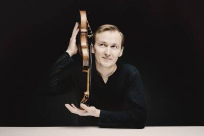 На дне рождения Карельской филармонии выступит известный скрипач Никита Борисоглебский