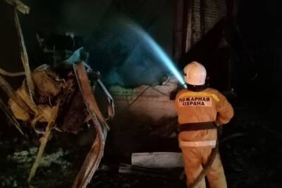Ночью в Полевском потушили крупный пожар в производственном здании