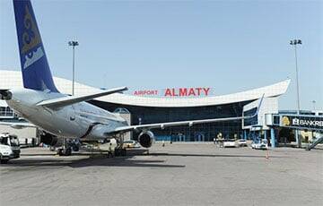 В аэропорт Алматы прибыл первый гражданский самолет
