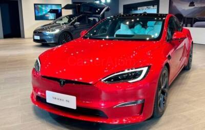 Tesla кардинально обновила флагманский электромобиль Model S (ФОТО)
