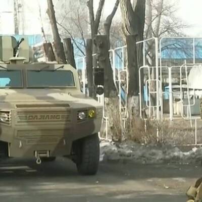 Миротворцы ОДКБ начали передавать охраняемые объекты силовикам Казахстана