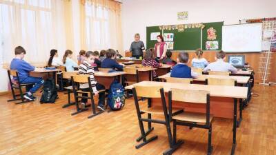 Василий Власов - В Ассоциации родительских комитетов поддержали идею ввести практики для школьников - russian.rt.com