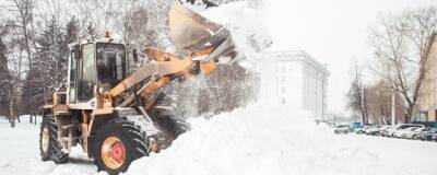 В Краснодарском крае дороги от снега расчищают 149 комбинированных машин