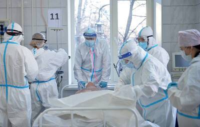 Коронавирусом в России заболели еще 21155 человек